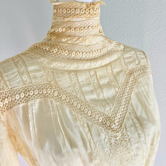 Antique Circa 1910 Lace Gown Vintage Elegant Cream Lace Dress Victorian - Picture 5 of 11